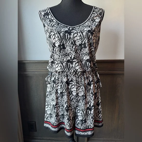 Max Studio Black and White Floral romper adjustable tie waist Euc medium - Picture 1 of 7
